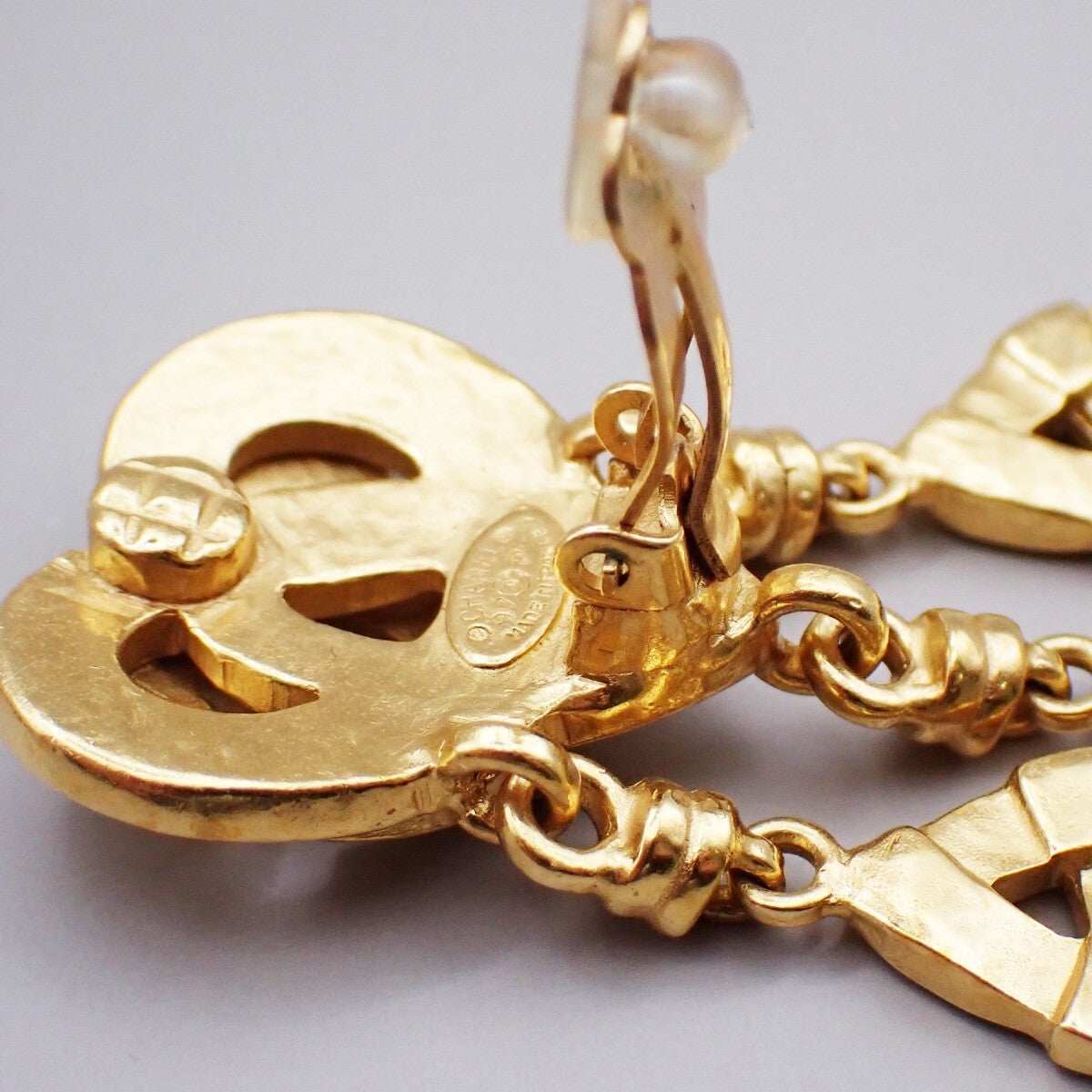 CHANEL CC Logo Heart Drop Earrings 97P Clip-On Gold GHW France Vintage 600RK641