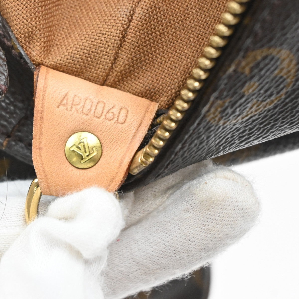 LOUIS VUITTON Cabas Mezzo Shoulder Bag Monogram Leather Brown M51151 70CA979