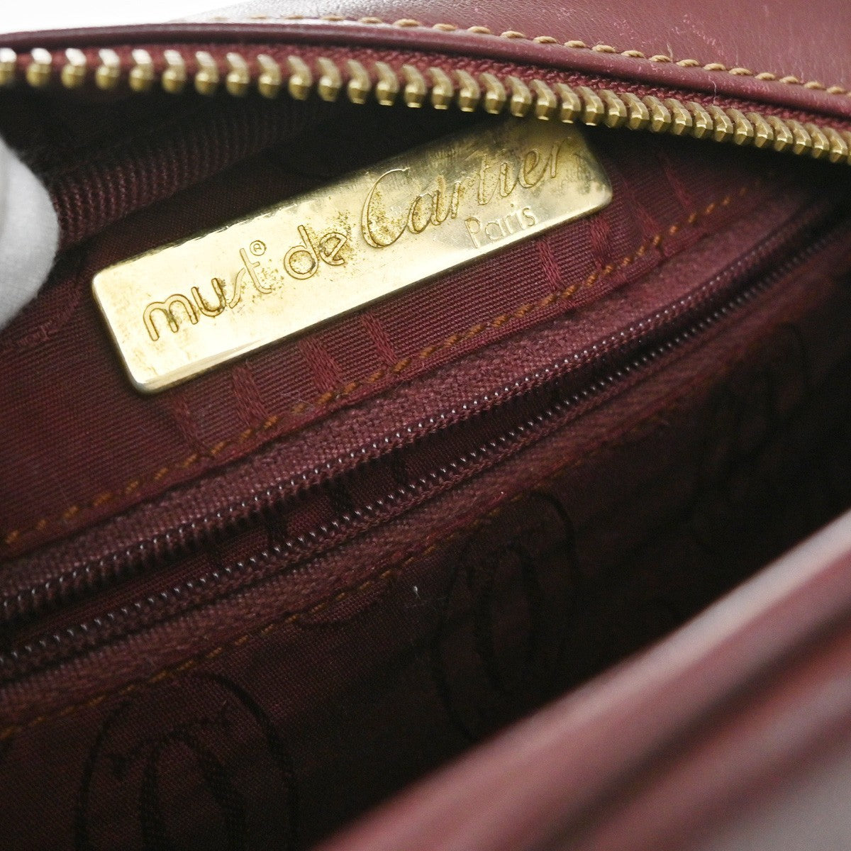 MUST DE CARTIER 2C Logo Mini Crossbody Shoulder Bag Leather Red GHW 66YJ144