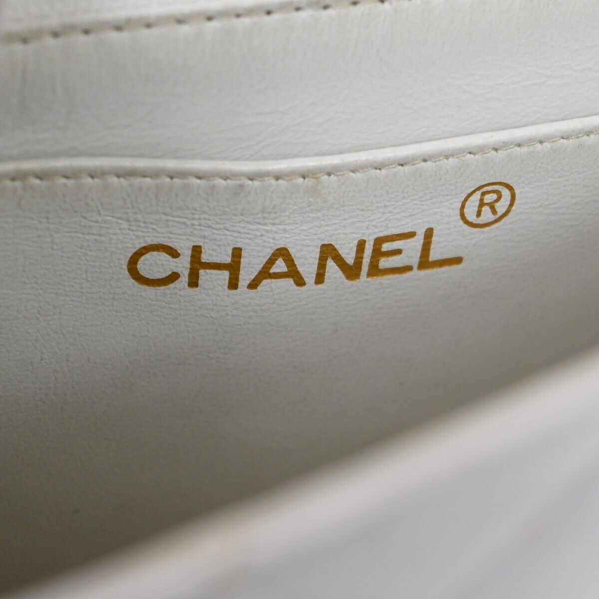 CHANEL CC Logo Matelasse Chain Shoulder Bag Leather White GHW Vintage 314RJ226