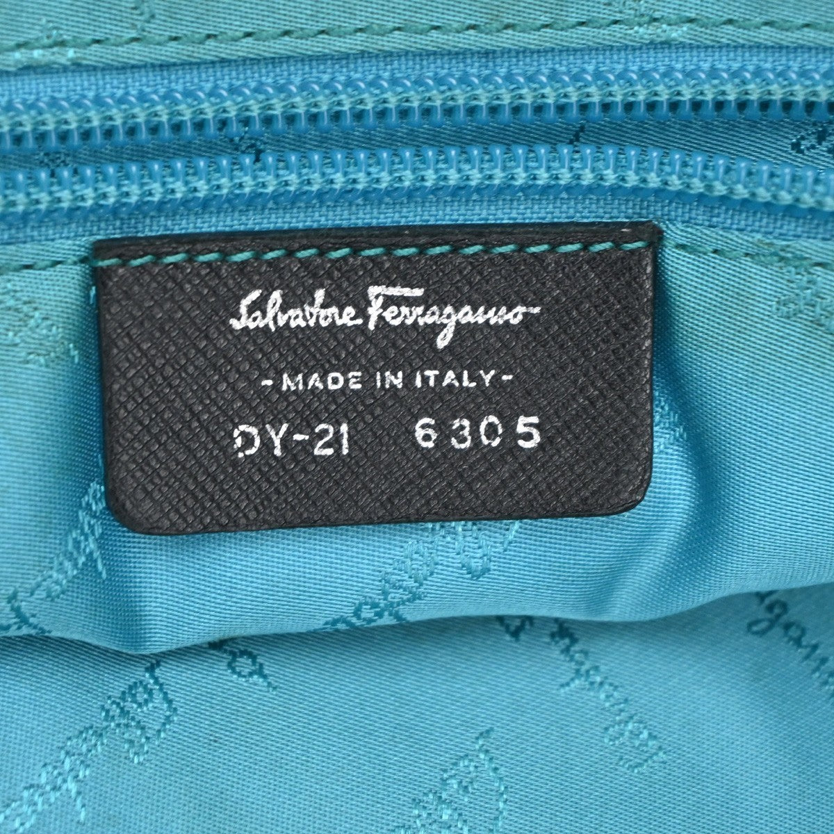 SALVATORE FERRAGAMO Gancini Shoulder Hand bag Leather Black Italy SHW 02TA394