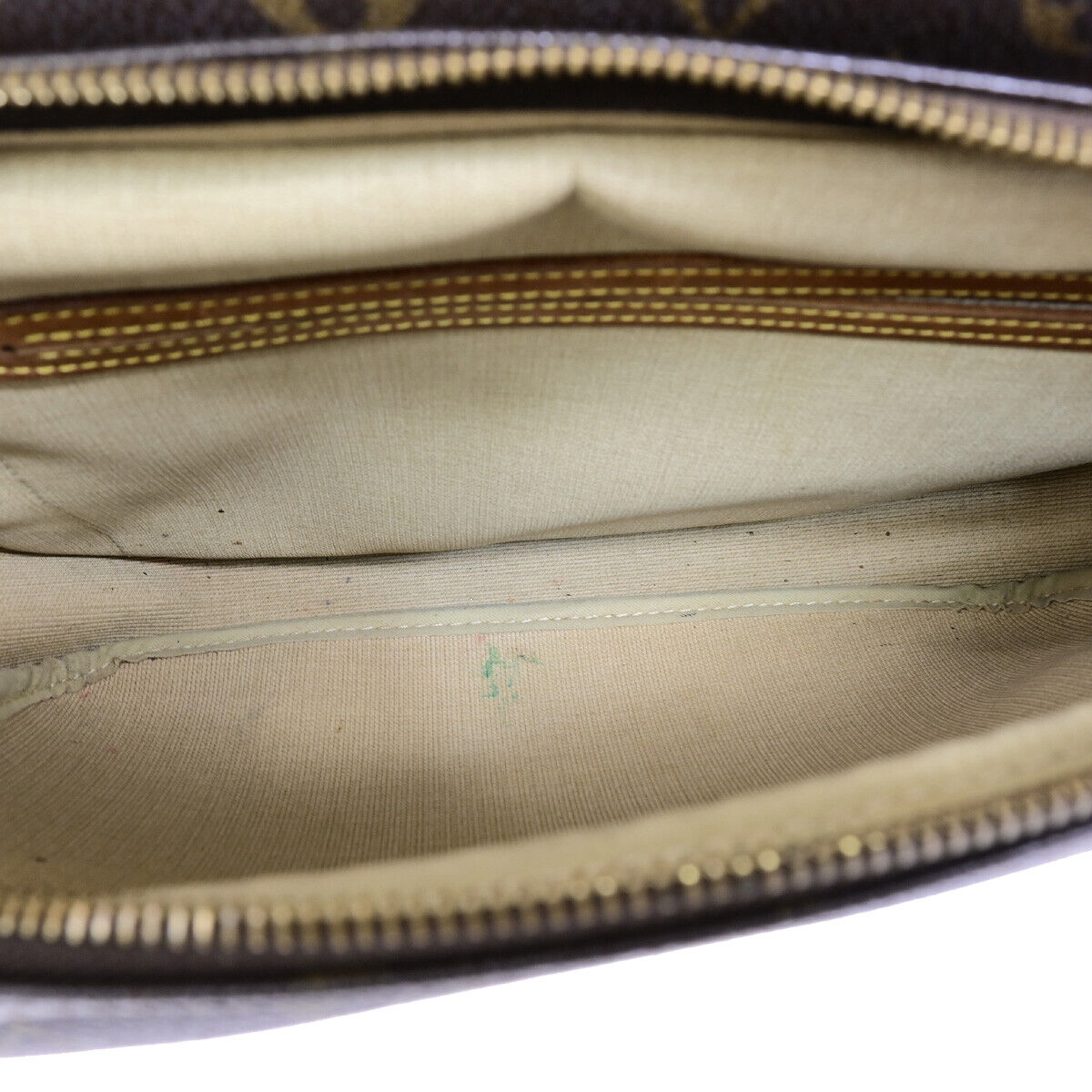 LOUIS VUITTON Reporter PM Crossbody Shoulder Bag Monogram Leather M45254 61YF080