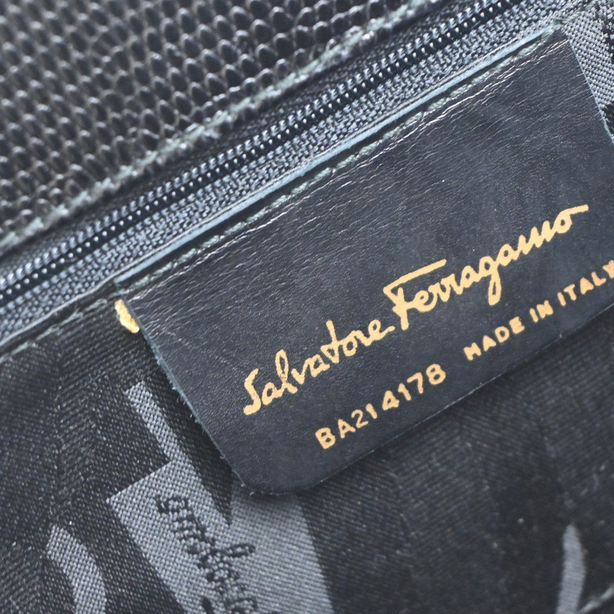 SALVATORE FERRAGAMO Logo Vara Hand Bag Embossing Leather Black Gold 62EG282