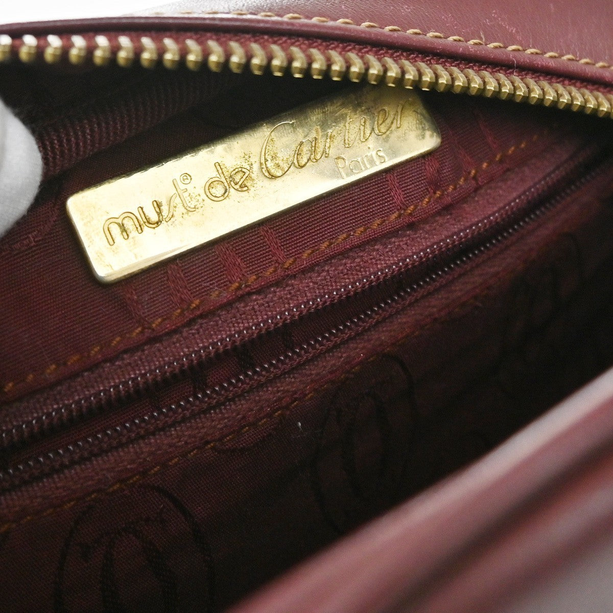MUST DE CARTIER 2C Logo Mini Crossbody Shoulder Bag Leather Red GHW 66YJ144