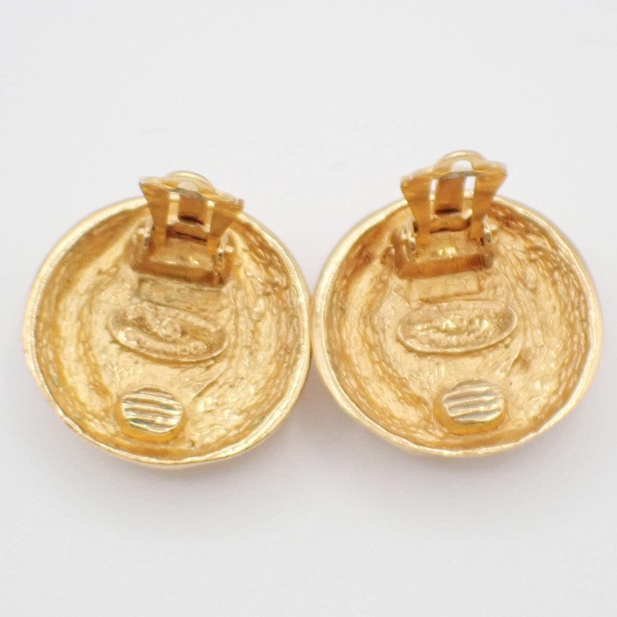 CHANEL Logo Imitation Pearl Round Button Earrings Clip-On Gold 61RF636