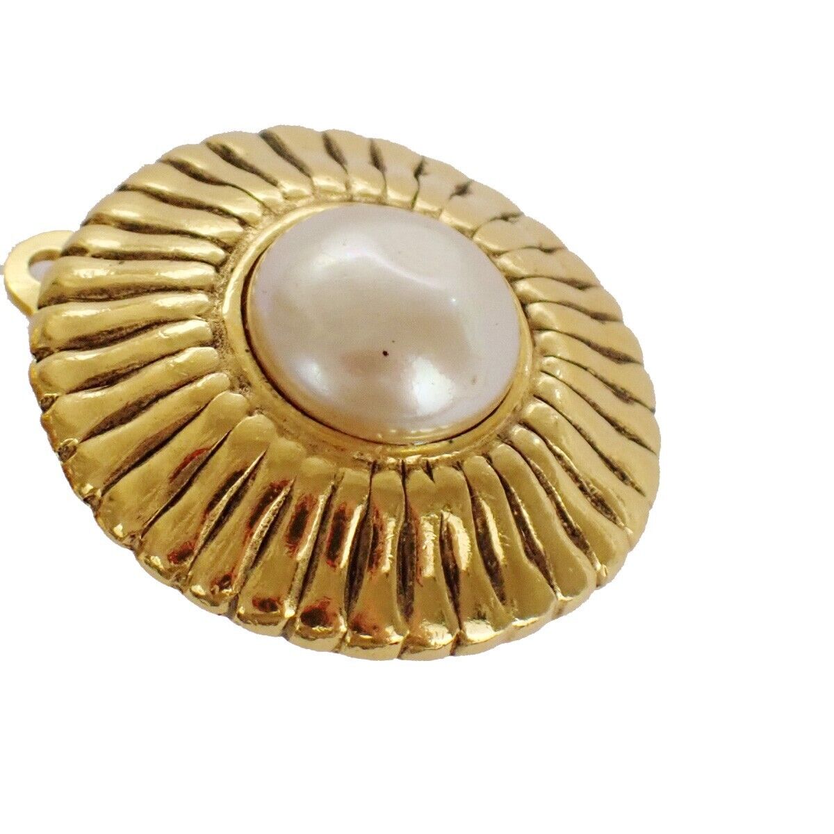 CHANEL CC Logo Imitation pearl Round Button Earrings Clip-On GHW Vintage 68YE014