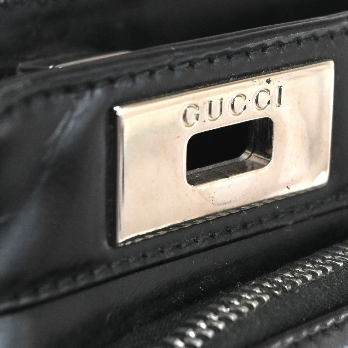 33.Live GUCCI Logo Crossbody Shoulder Hand Bag Leather Black SHW Italy 09CB018