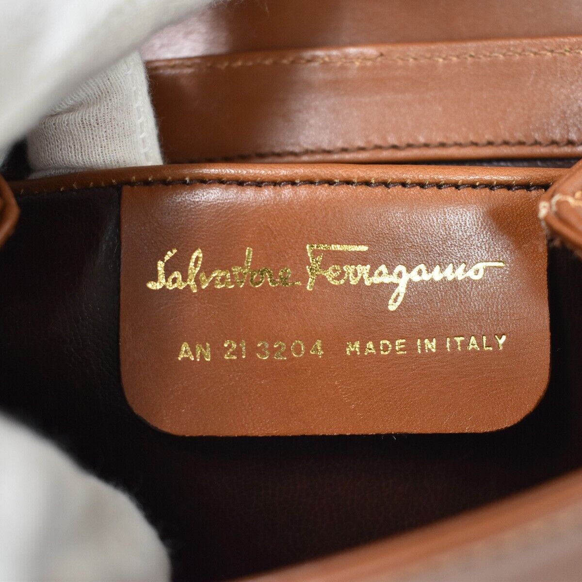SALVATORE FERRAGAMO Logo Crossbody Shoulder Bag Leather Brown Gold Italy 61GA687