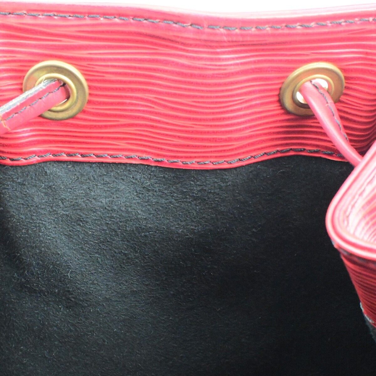LOUIS VUITTON Petit Noe Drawstring Shoulder Bag Epi Leather Red M44107 87ED460