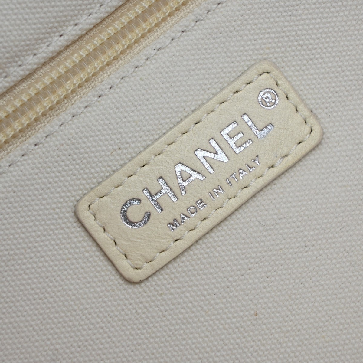 CHANEL CC Logo Cruise Line Miami Shoulder Tote Bag Canvas White 89KP264