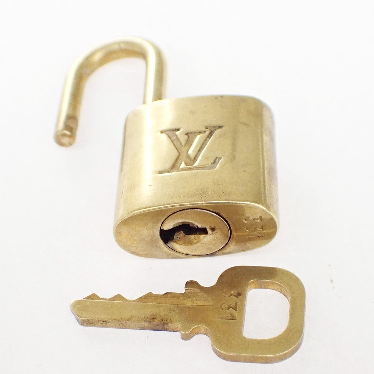 LOUIS VUITTON LV 10 SET PADLOCK KEY BAG CHARM CADENA GOLD PLATED FRANCE 37YG110