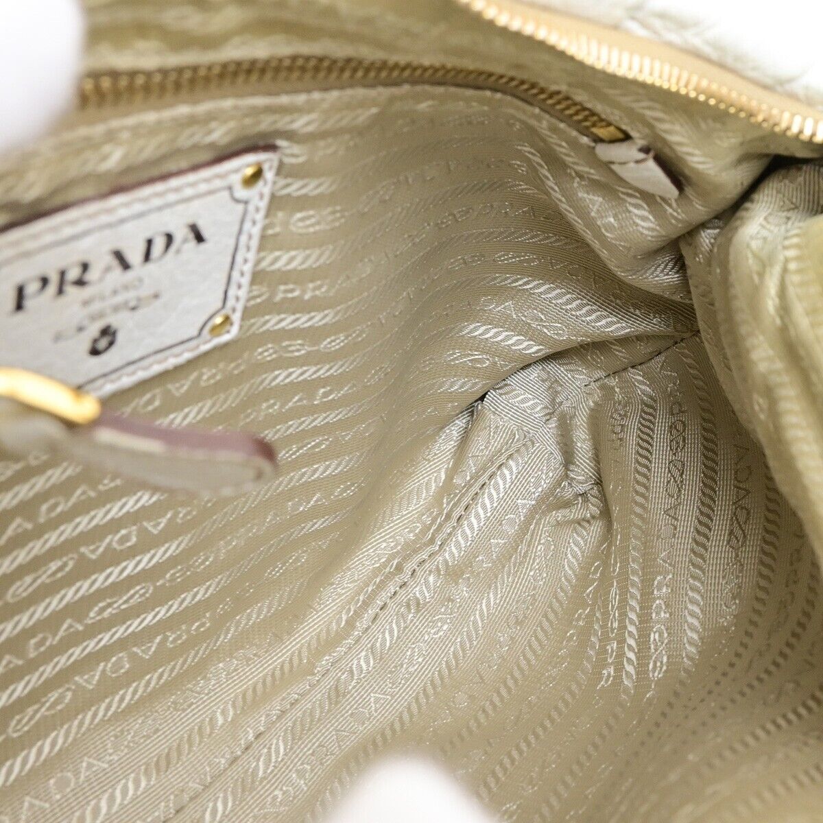 PRADA Logo Cervo Lux Chain Shoulder Hobo Bag Leather White GHW 84FB371