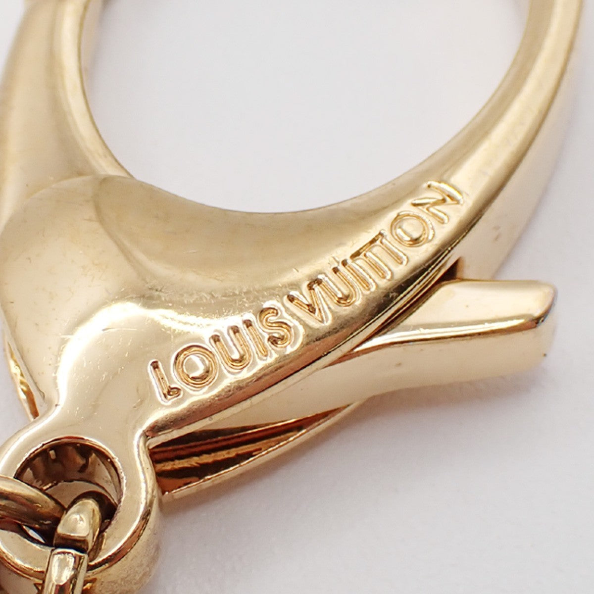 LOUIS VUITTON Hollow Flower Key Chain Gold-Plated Color Stone PK M66975 62EG068