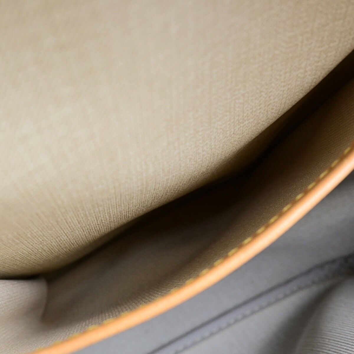 LOUIS VUITTON Reporter GM Crossbody Shoulder Bag Monogram Leather M45252 85EC522