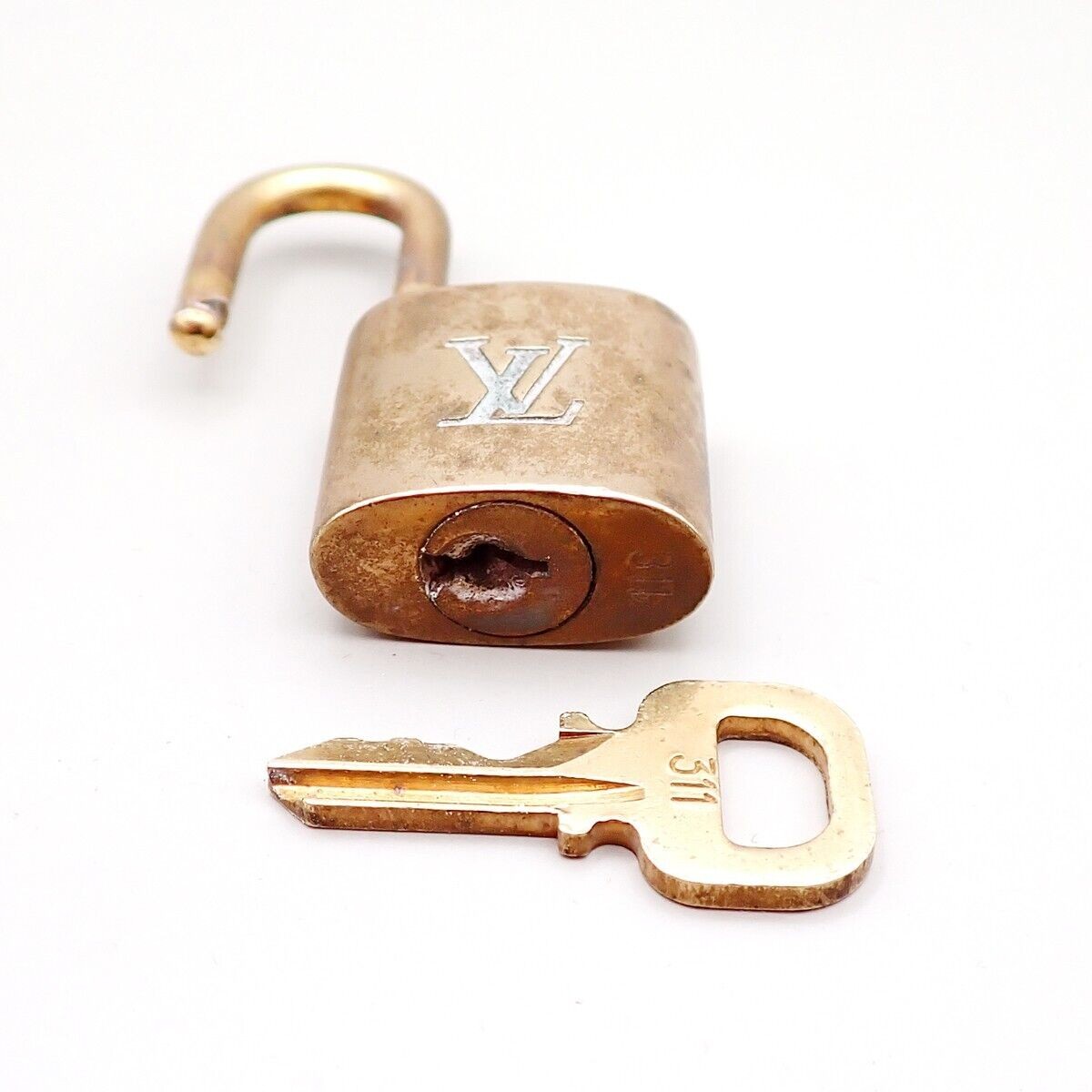 LOUIS VUITTON LV 10 Set Padlock cadena Key Bag Charm Gold Plated France 37YE758