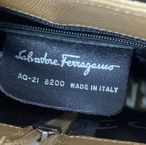 SALVATORE FERRAGAMO Logo Gancini Shoulder Bag Leather Beige SHW Italy 62KC642