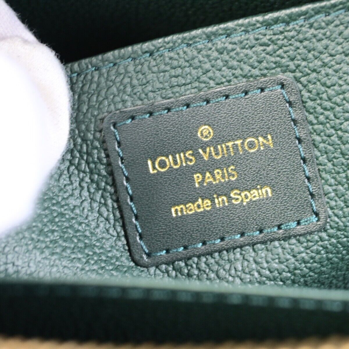 LOUIS VUITTON Trousse toilette GM Pouch Bag Taiga Leather Green M30214 67FB394