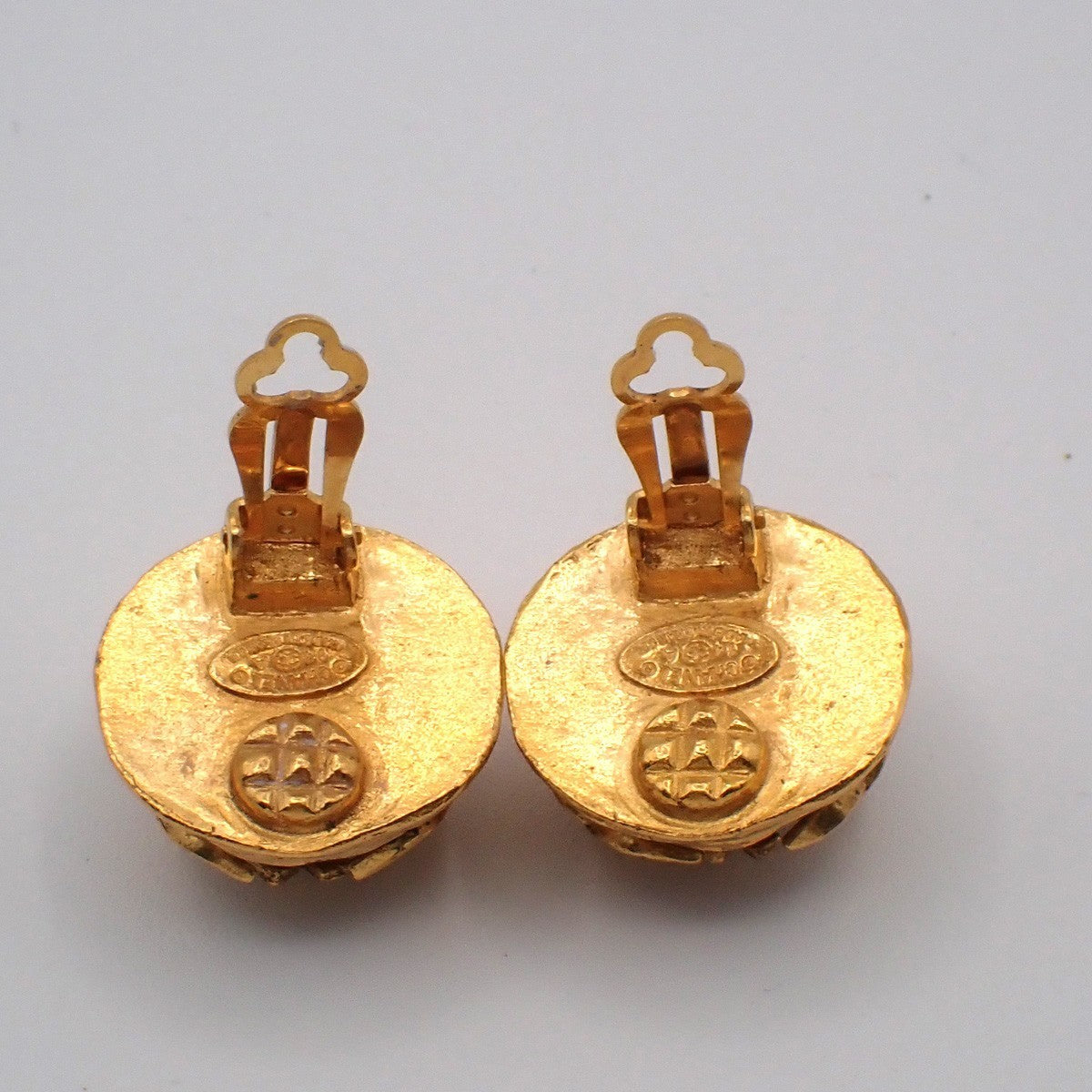 CHANEL CC Logo Imitation Pearl Round Button Earrings 94A Clip-On Gold 32RL807