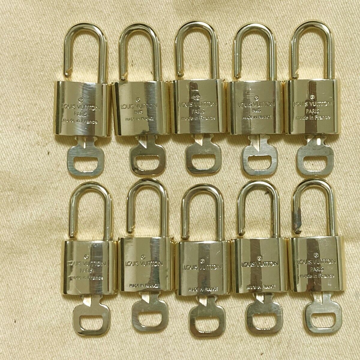 LOUIS VUITTON LV 10 SET PADLOCK KEY CHARM CADENA GOLD-PLATED FRANCE 33PDA164
