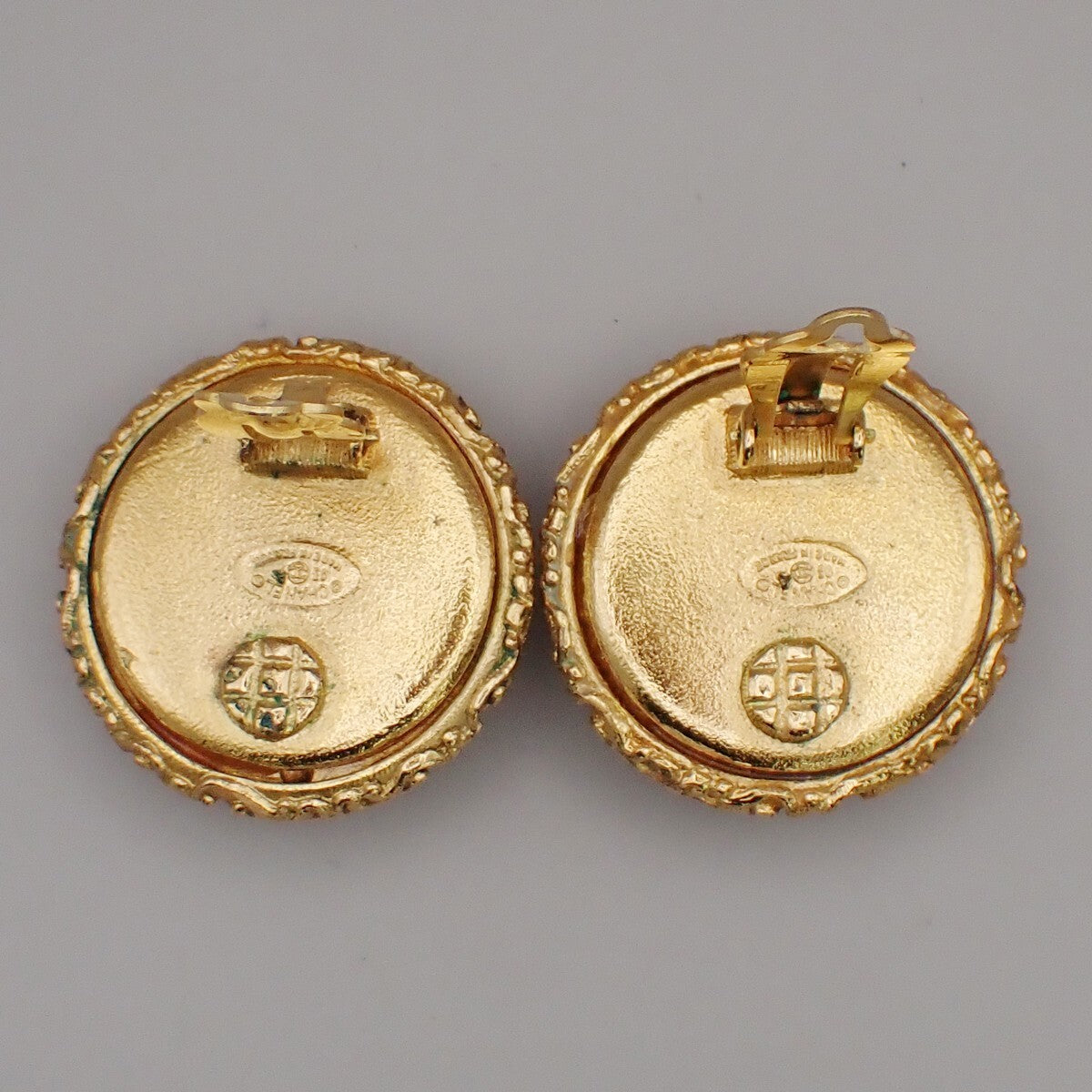 CHANEL CC Round Imitation Pearl Button Earrings 93A Clip-On GHW Vintage 96RK946