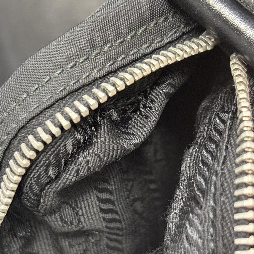 PRADA Logo Crossbody Shoulder Bag Nylon Leather Black SHW Italy 31MA686