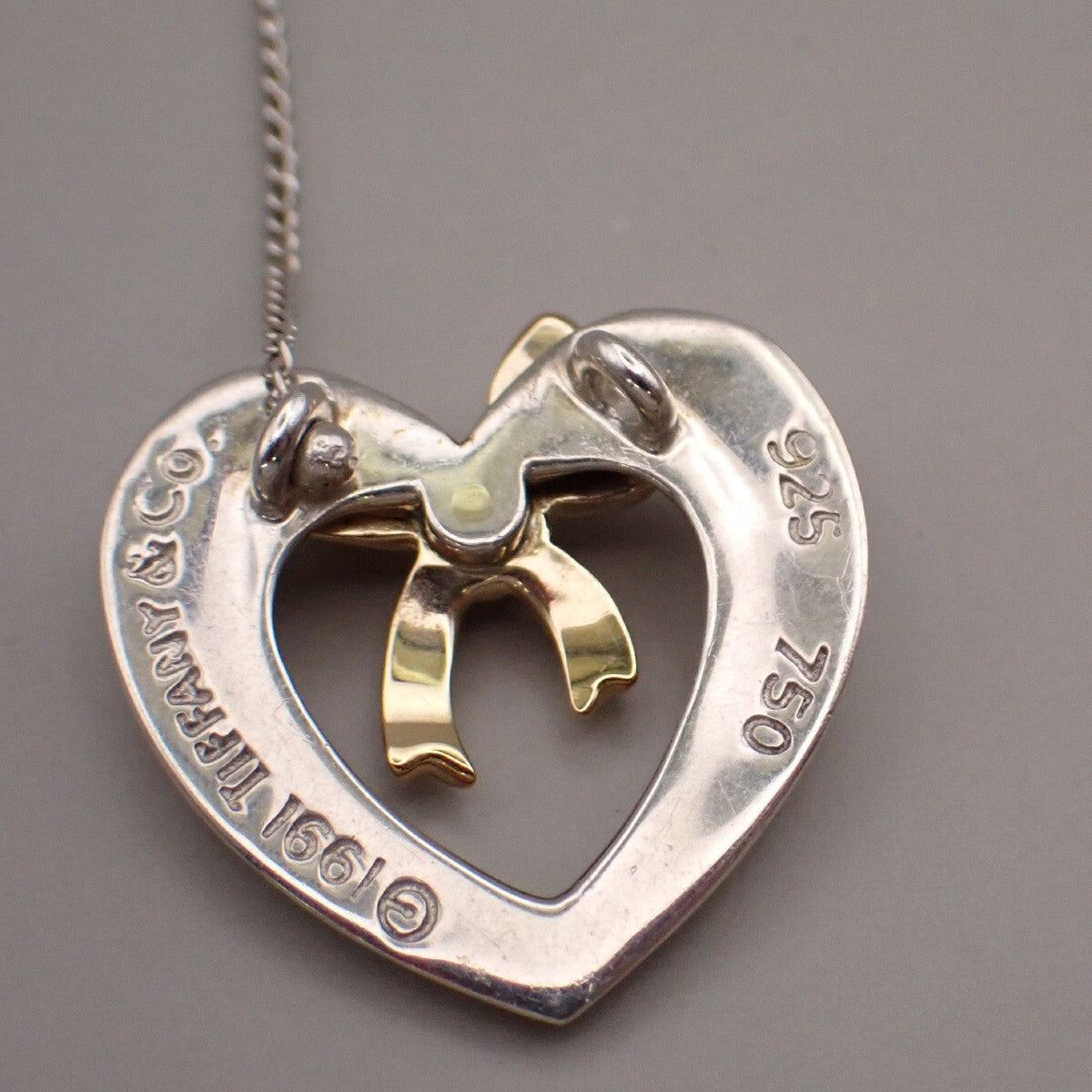 Tiffany & Co. Logo Heart Ribbon Chain Necklace 750 925 Silver Gold 63YH237
