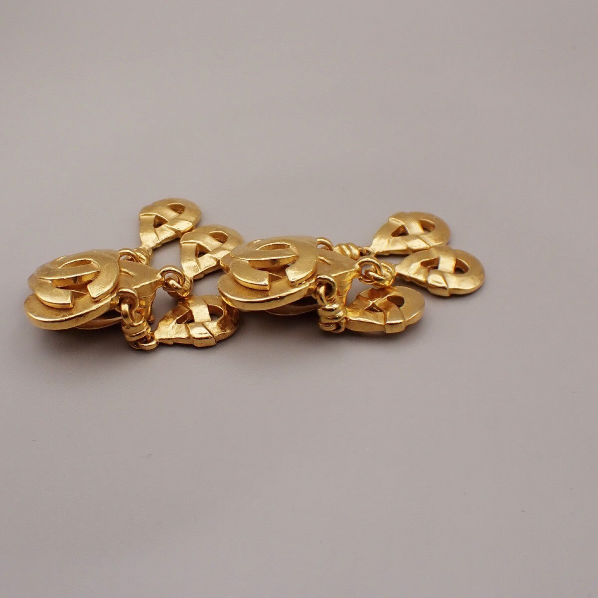 CHANEL CC Logo Heart Drop Earrings 97P Clip-On Gold GHW France Vintage 600RK641