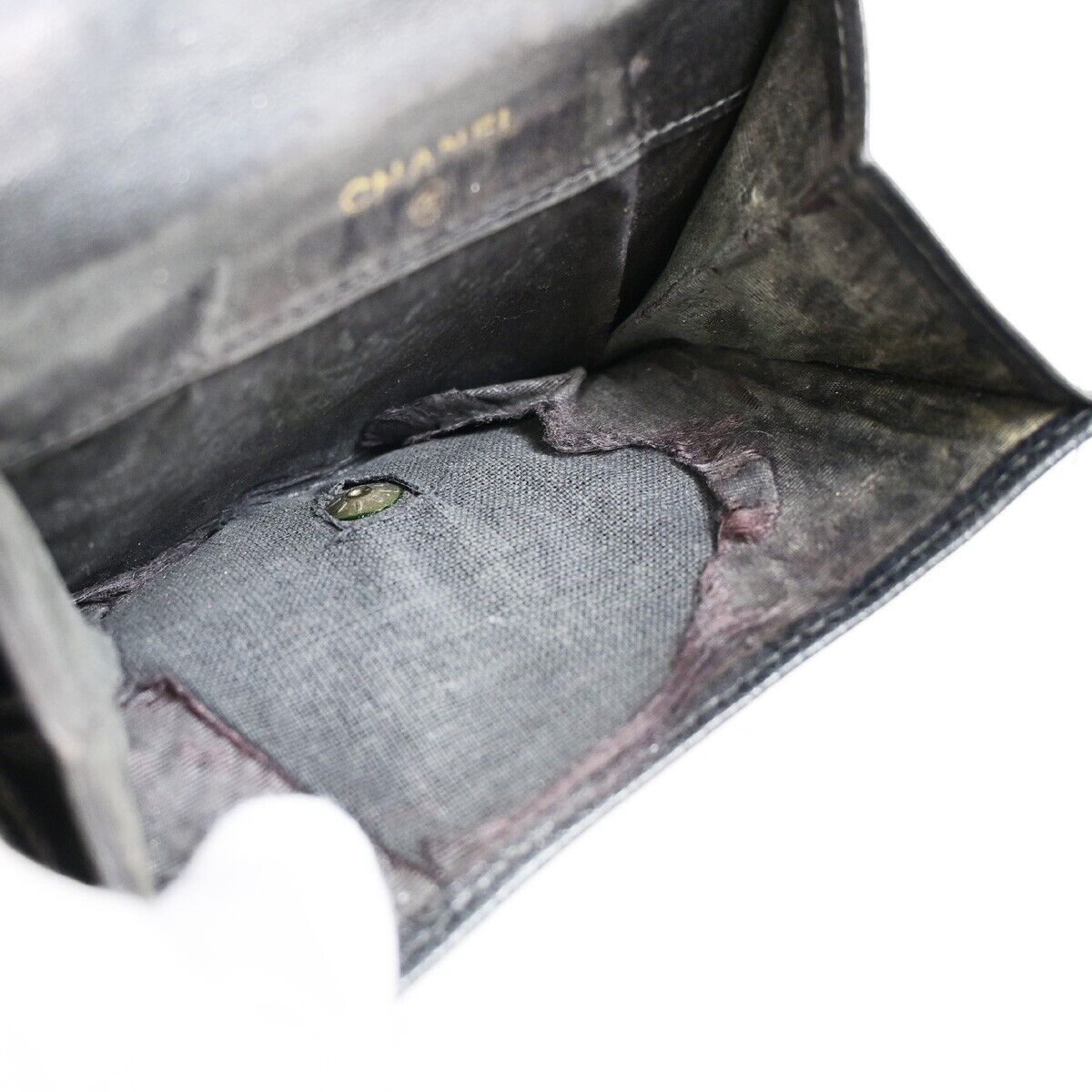 CHANEL CC Logo Bifold Wallet Purse Caviar Skin Leather Black GHW France 01YE954