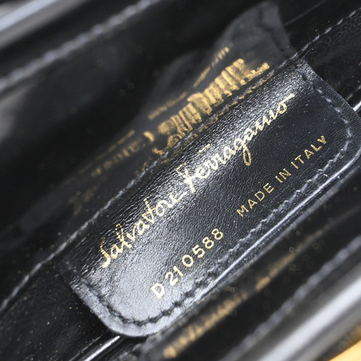 SALVATORE FERRAGAMO Vara 2Way Shoulder Clutch Bag Patent Leather Black 07KA909