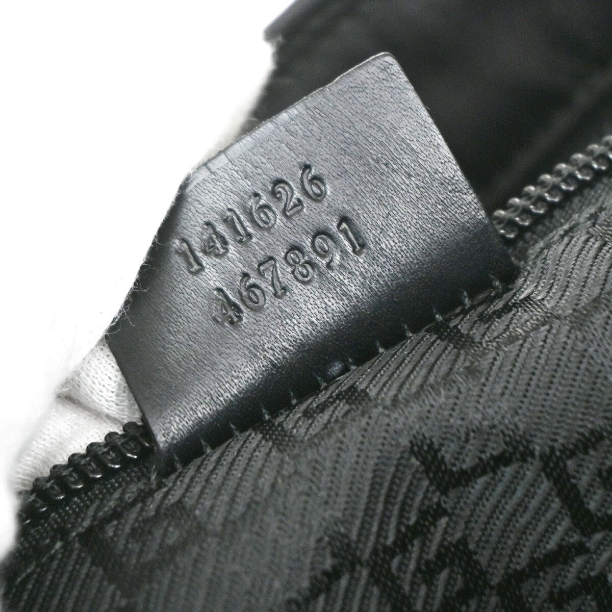 GUCCI Logo Shoulder Crossbody Bag Nylon Leather Black SHW Italy 62KC622