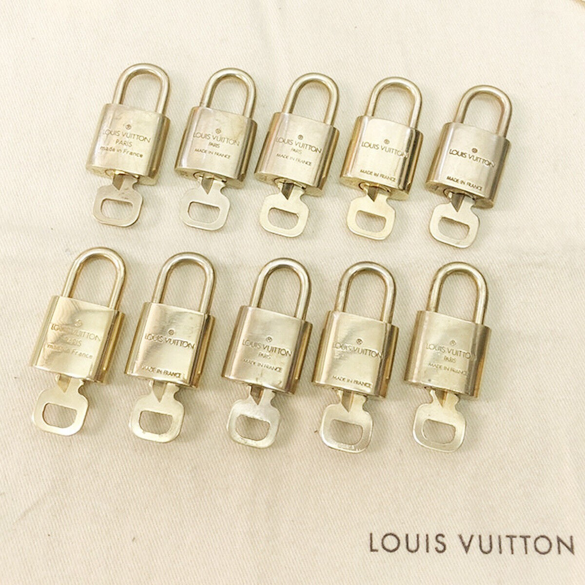 LOUIS VUITTON LV 10 SET PADLOCK KEY CHARM CADENA GOLD-PLATED FRANCE 35JF230