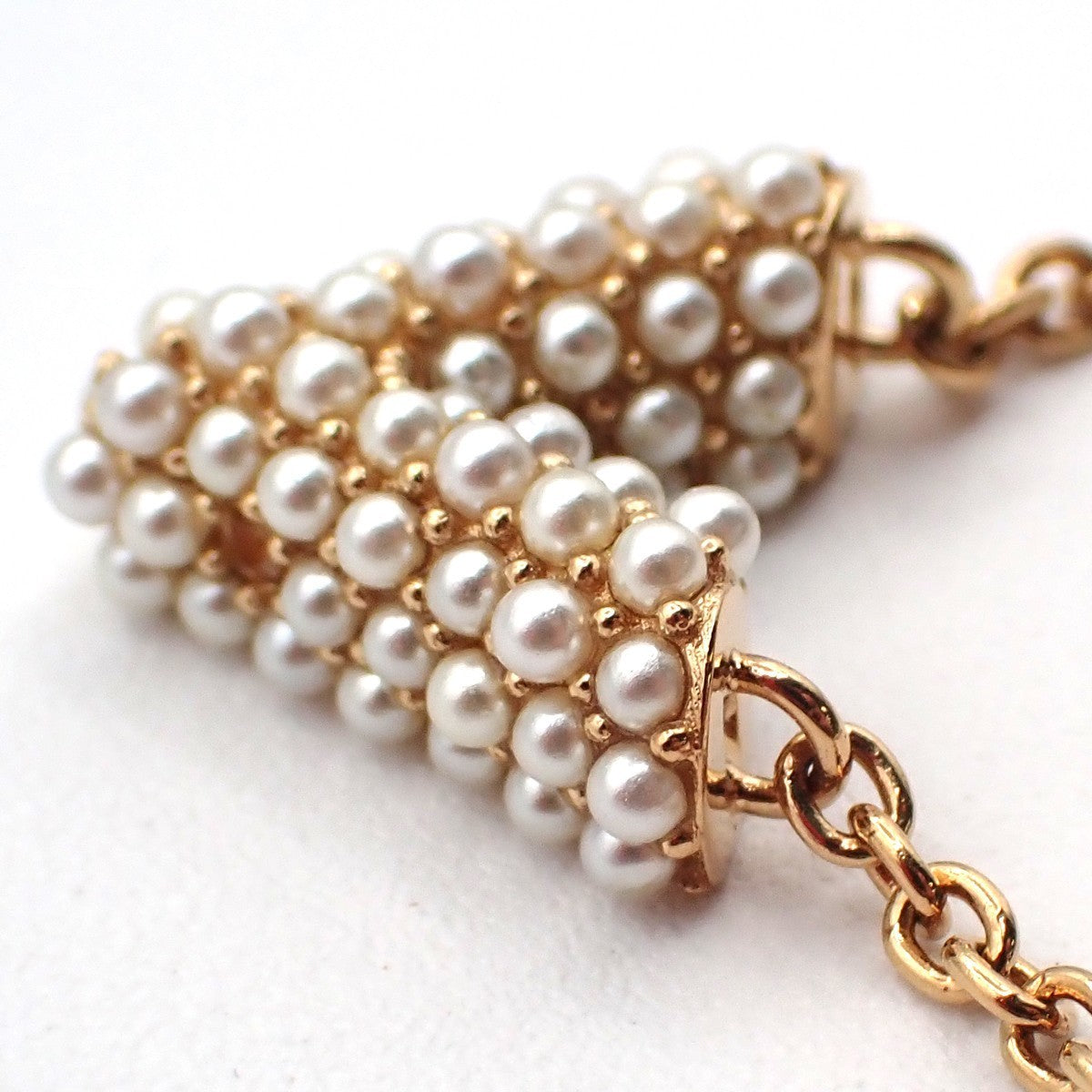 LOUIS VUITTON Collier Essential V Necklace Imitation Pearl Gold M68358 80MA242