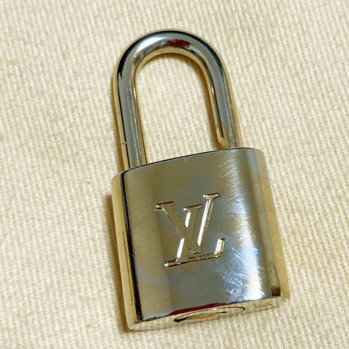 LOUIS VUITTON LV 10 SET PADLOCK KEY BAG CHARM CADENA GOLD-PLATED FRANCE 31pda107