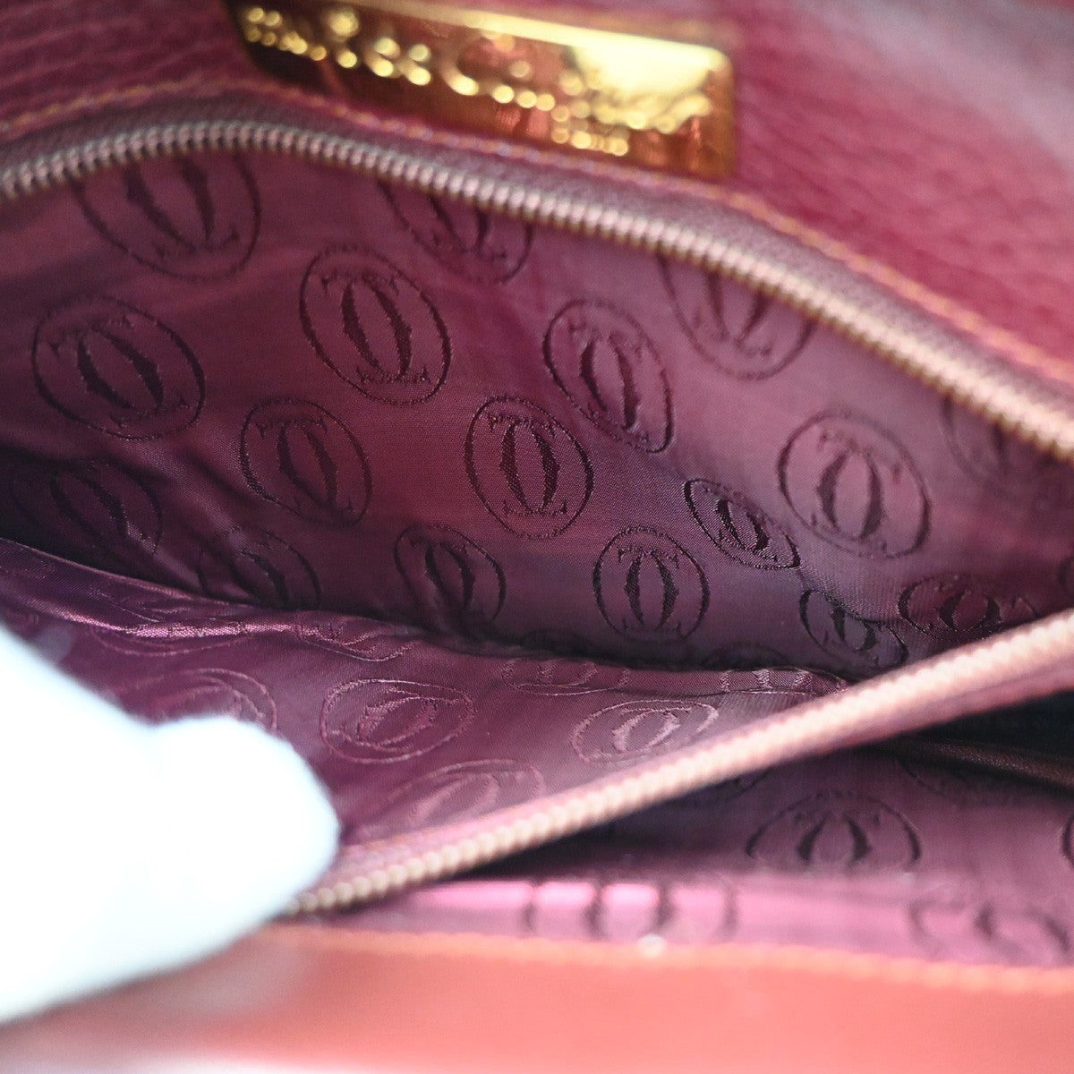 MUST DE CARTIER 2C Logo Shoulder Bag Leather Red GHW Spain 38CA704