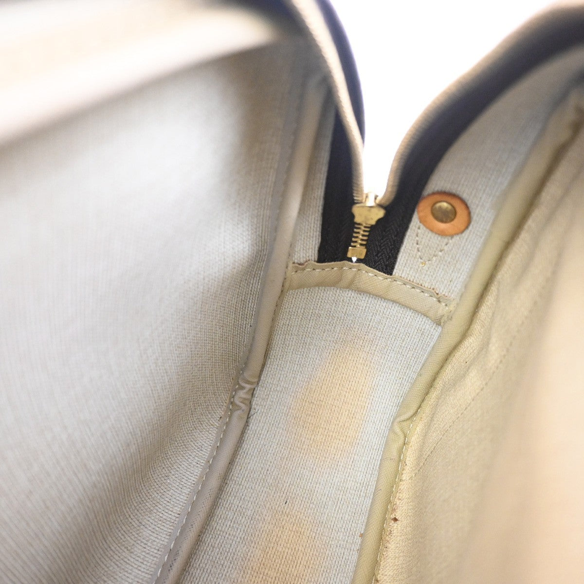 LOUIS VUITTON Reporter PM Crossbody Shoulder Bag Monogram Leather M45254 80KC892