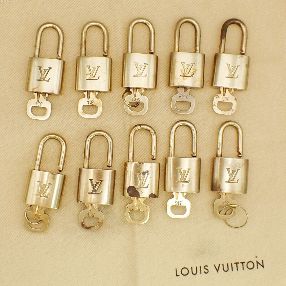 LOUIS VUITTON LV 10 SET PADLOCK KEY BAG CHARM CADENA GOLD PLATED FRANCE 31EB380