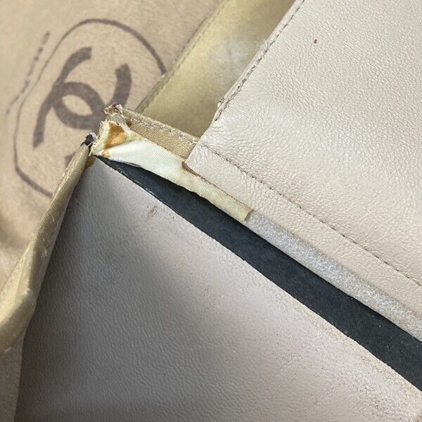 CHANEL CC Logo Chain Shoulder Bag Leather Beige GHW France Vintage 605EB035