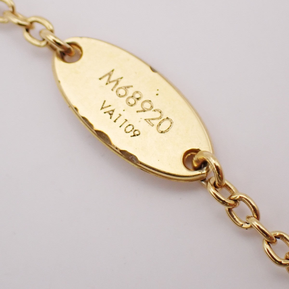 LOUIS VUITTON Essential V Planet Necklace Rhinestone GHW M68920 37EG281