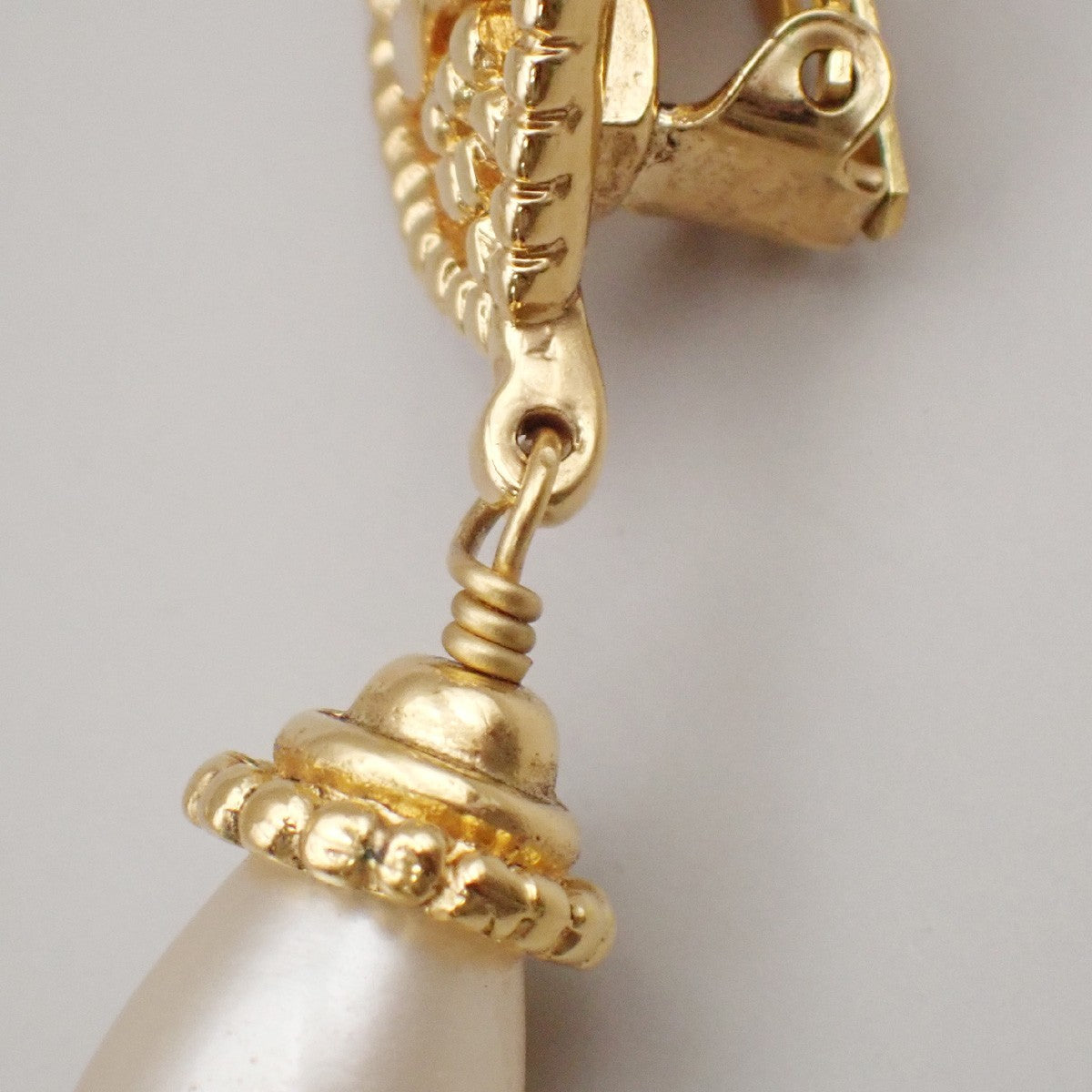 CHANEL CC Logo Immitation Pearl Earrings 96A Clip-On Gold WE France VE 70MA474