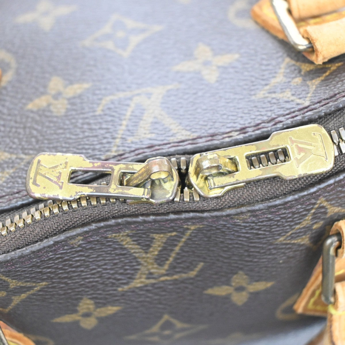 LOUIS VUITTON LV Logo Alma Hand Bag Monogram Leather Brown France M51130 88MA581