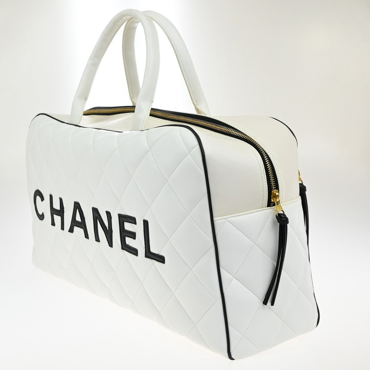 CHANEL CC Logo Matelasse Travel Hand Bag Leather White GHW Vintage 310RP079