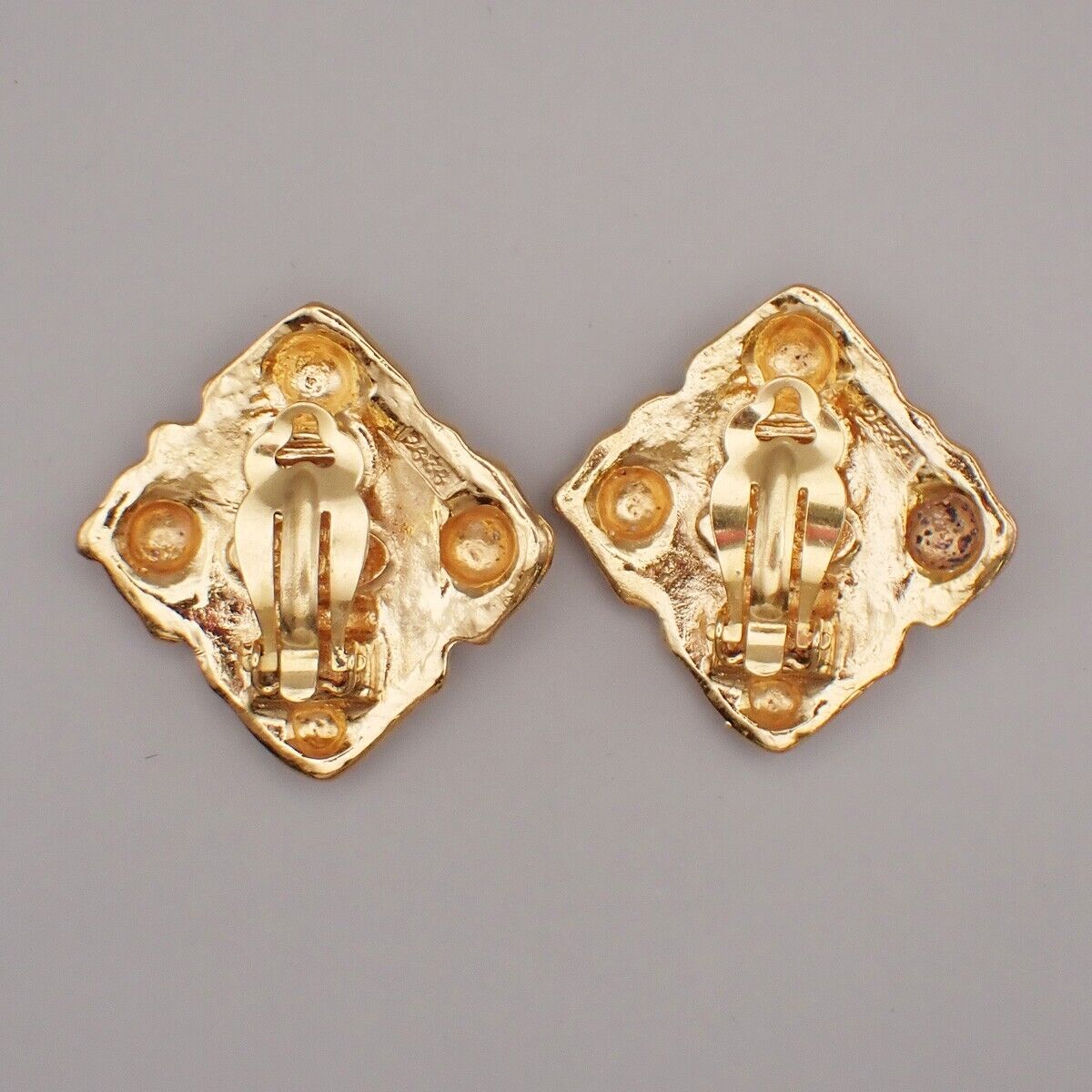 CHANEL CC Diamond Shape Pearl Button Earrings 23 Clip-On Gold Vintage 30RL066