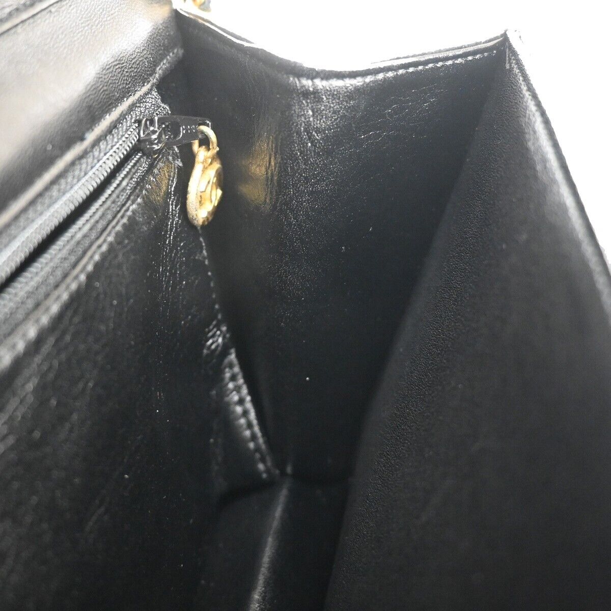 CHANEL CC Lgoo Chain Shoulder Bag patent Leather Black GHW 52YD947