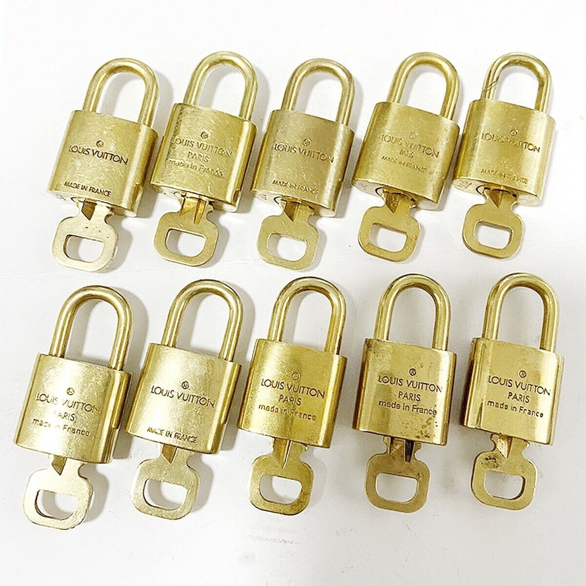 LOUIS VUITTON LV 10 SET PADLOCK KEY CHARM CADENA GOLD-PLATED FRANCE 35MT005