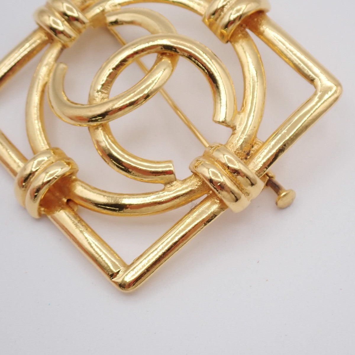 CHANEL CC Logo Square Pin Brooch 29 Gold France Vintage 82RL960