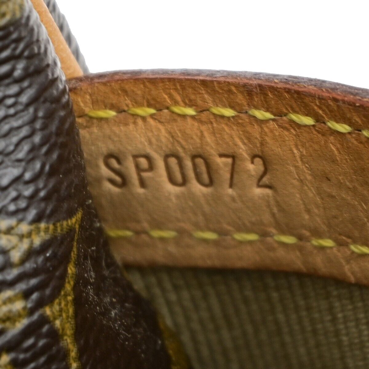 LOUIS VUITTON Reporter PM Crossbody Shoulder Bag Monogram Leather M45254 17ED015