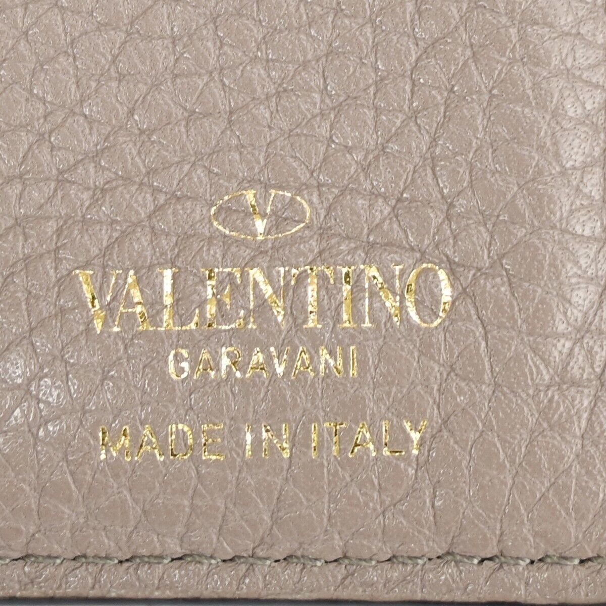 VALENTINO GARAVANI Bifold  Wallet Purse Rockstud Leather Beige Italy 69FA051