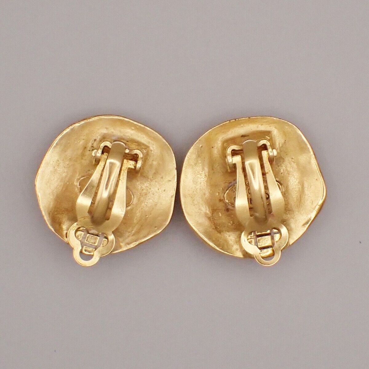 CHANEL CC Logo Button Earrings 95A Clip-On Gold France Vintage 34RK706