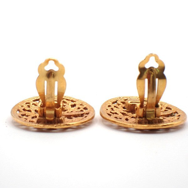 CHANEL CC Logo Oval Earrings 26 Clip-On Gold France Vintage 83RL873