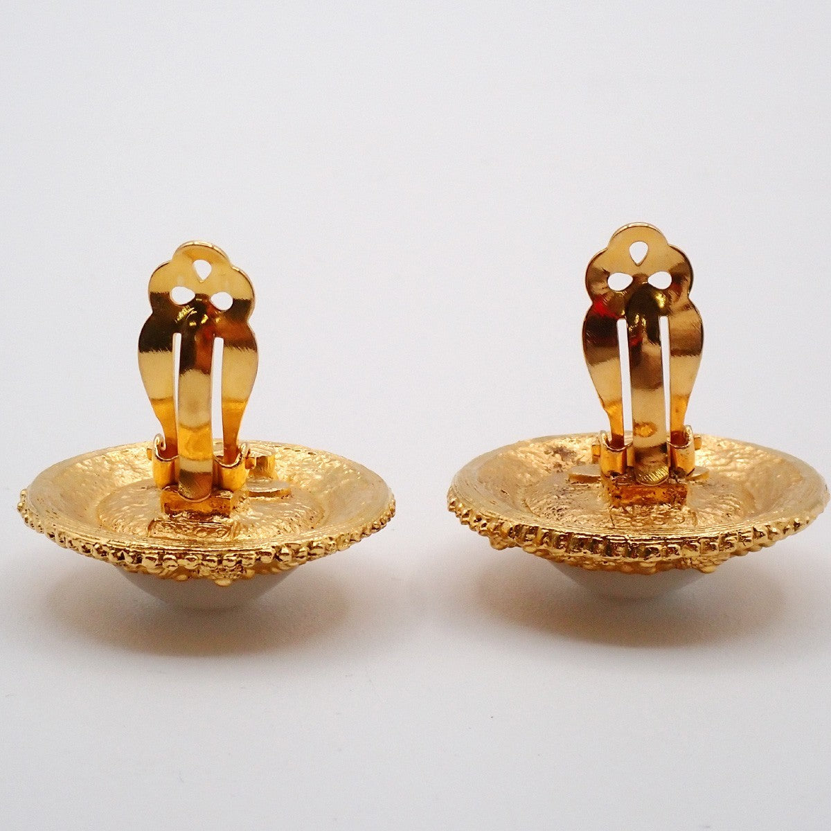 CHANEL Logo Round Immitation Pearl Earrings Clip-On Gold White France 30AA198